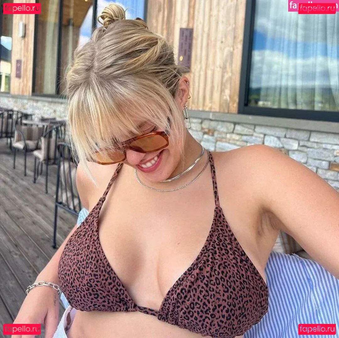 Renee Rapp Onlyfans Photo Gallery 