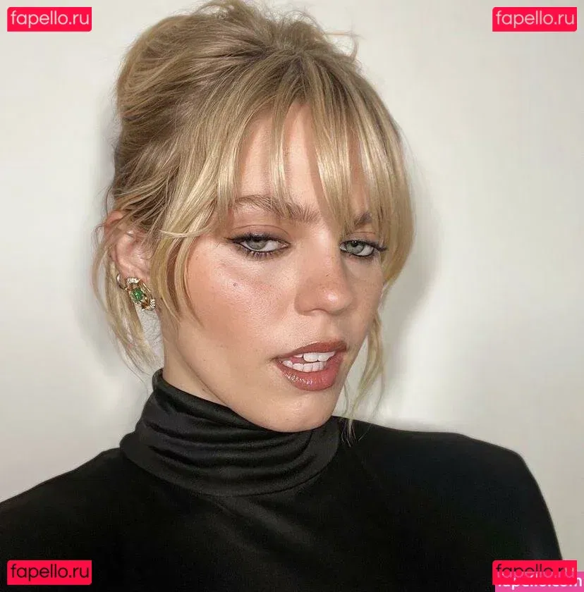 Renee Rapp Onlyfans Photo Gallery 