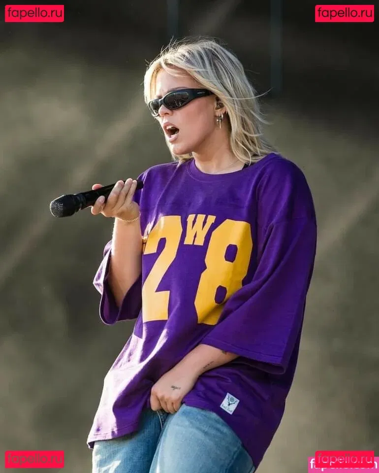 Renee Rapp Onlyfans Photo Gallery 