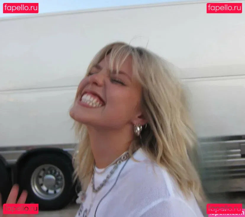 Renee Rapp Onlyfans Photo Gallery 