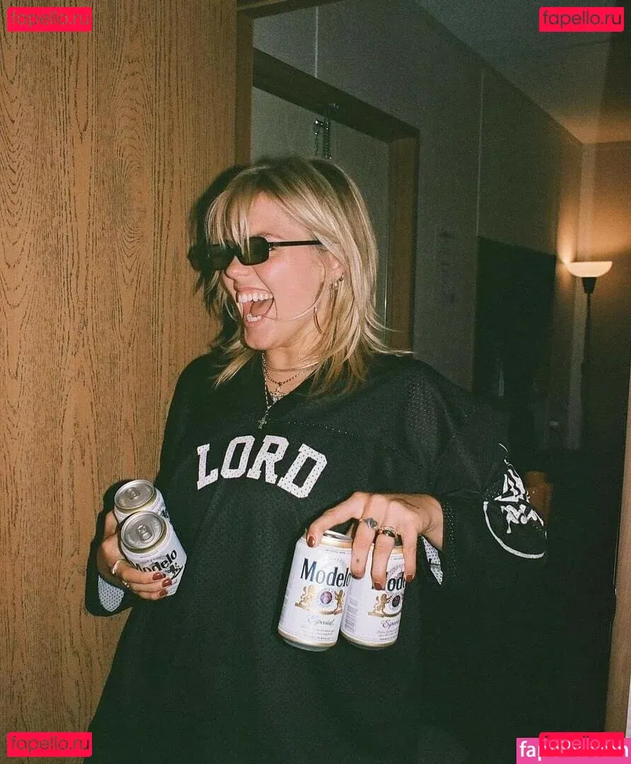 Renee Rapp Onlyfans Photo Gallery 