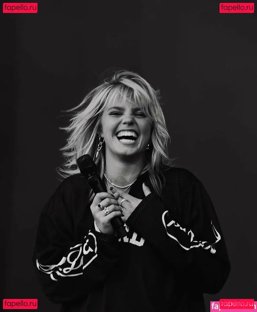 Renee Rapp Onlyfans Photo Gallery 