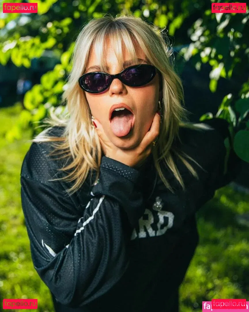 Renee Rapp Onlyfans Photo Gallery 