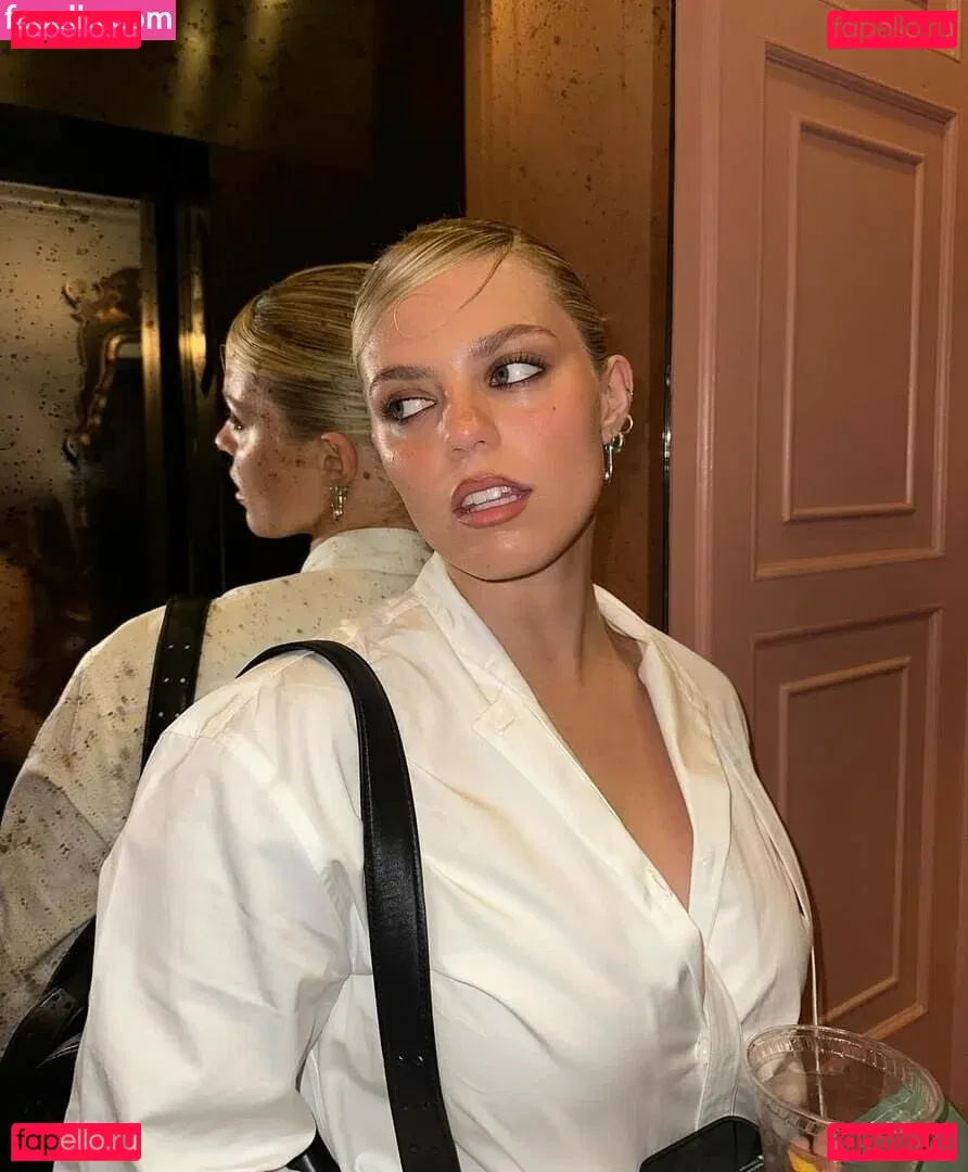 Renee Rapp Onlyfans Photo Gallery 