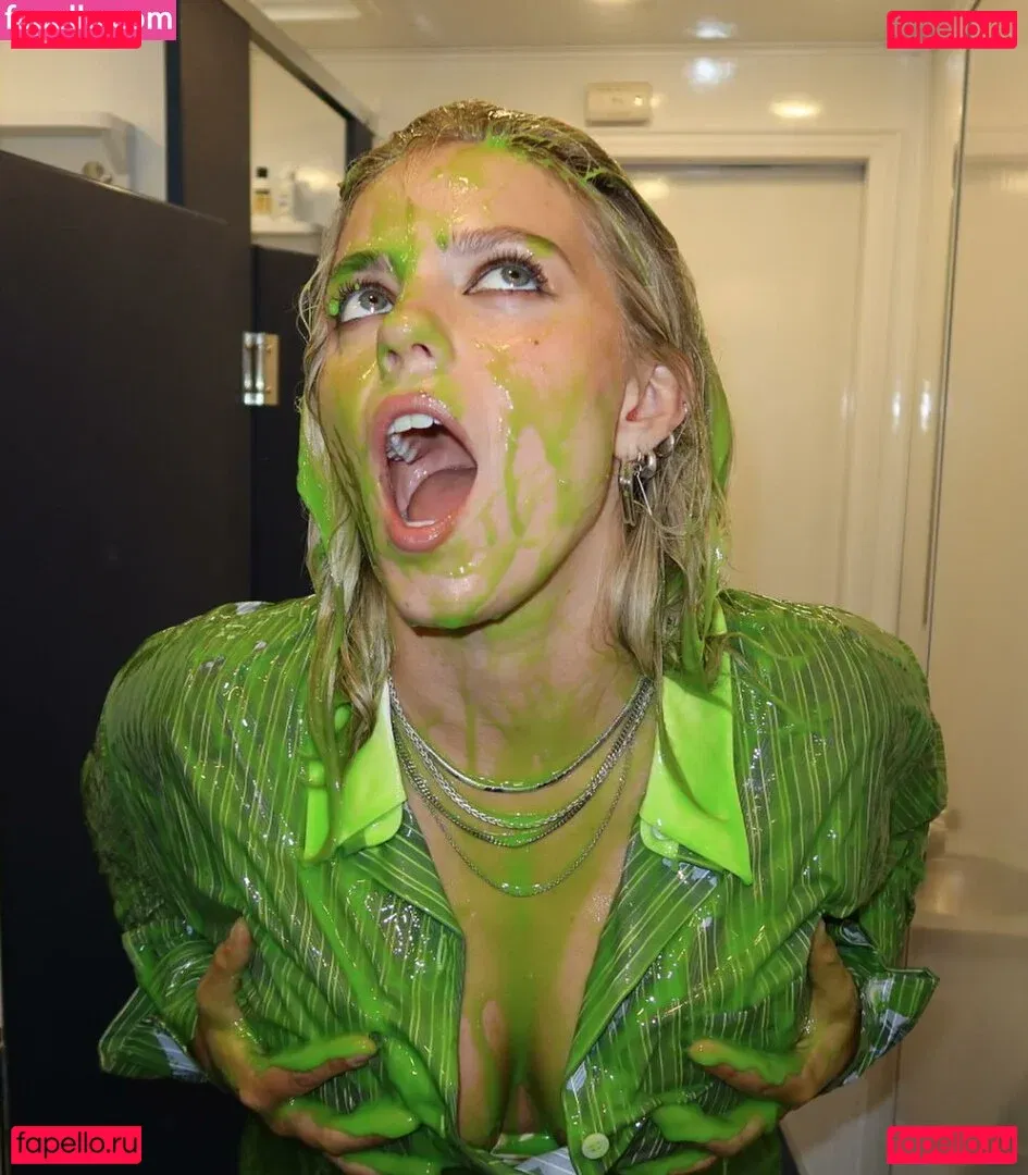 Renee Rapp Onlyfans Photo Gallery 