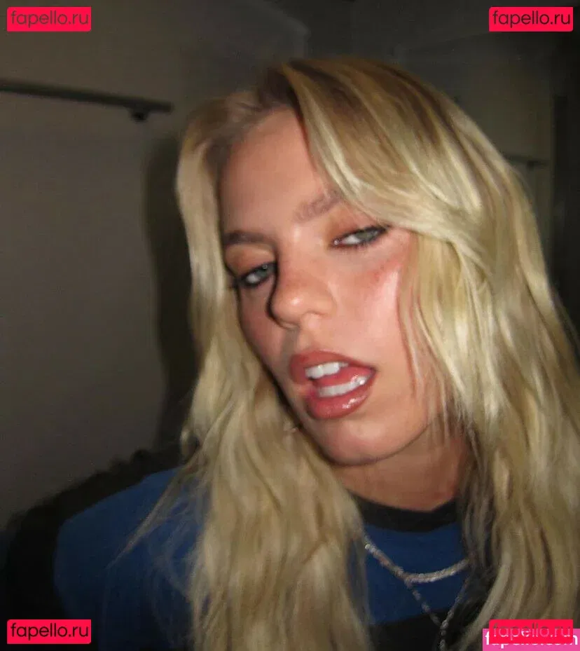 Renee Rapp Onlyfans Photo Gallery 