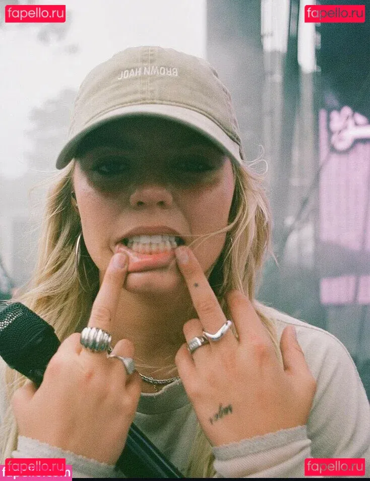 Renee Rapp Onlyfans Photo Gallery 