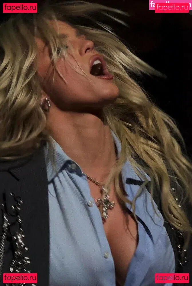 Renee Rapp Onlyfans Photo Gallery 