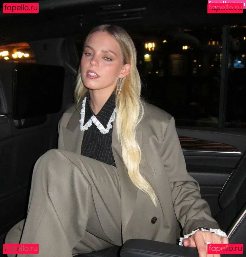 Renee Rapp Onlyfans Photo Gallery 