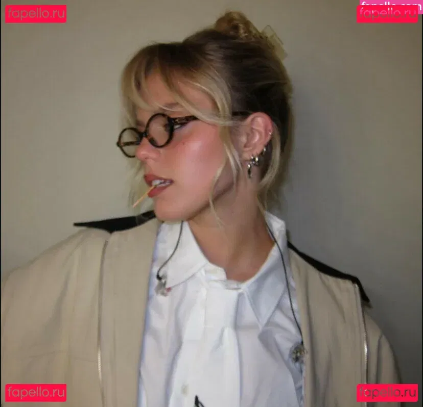 Renee Rapp Onlyfans Photo Gallery 