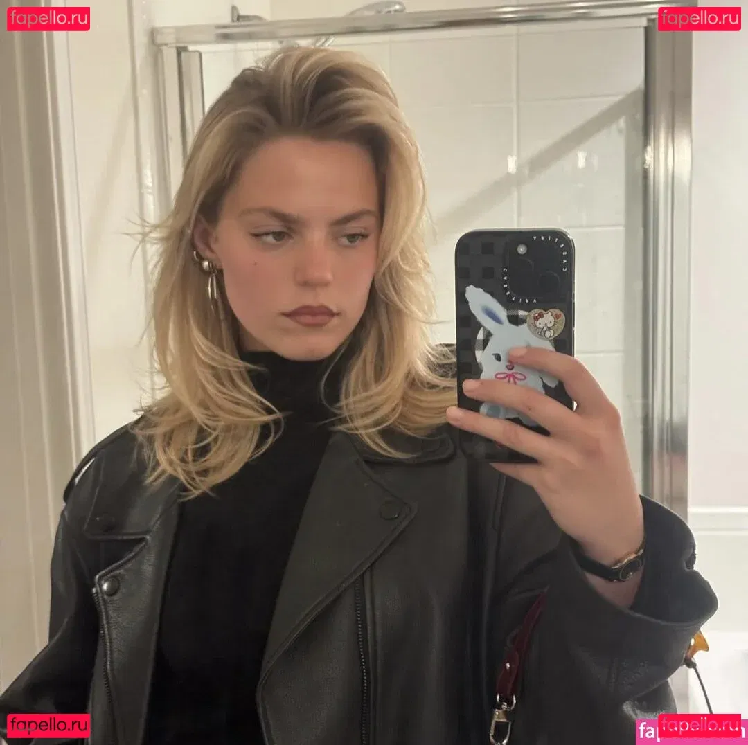 Renee Rapp Onlyfans Photo Gallery 