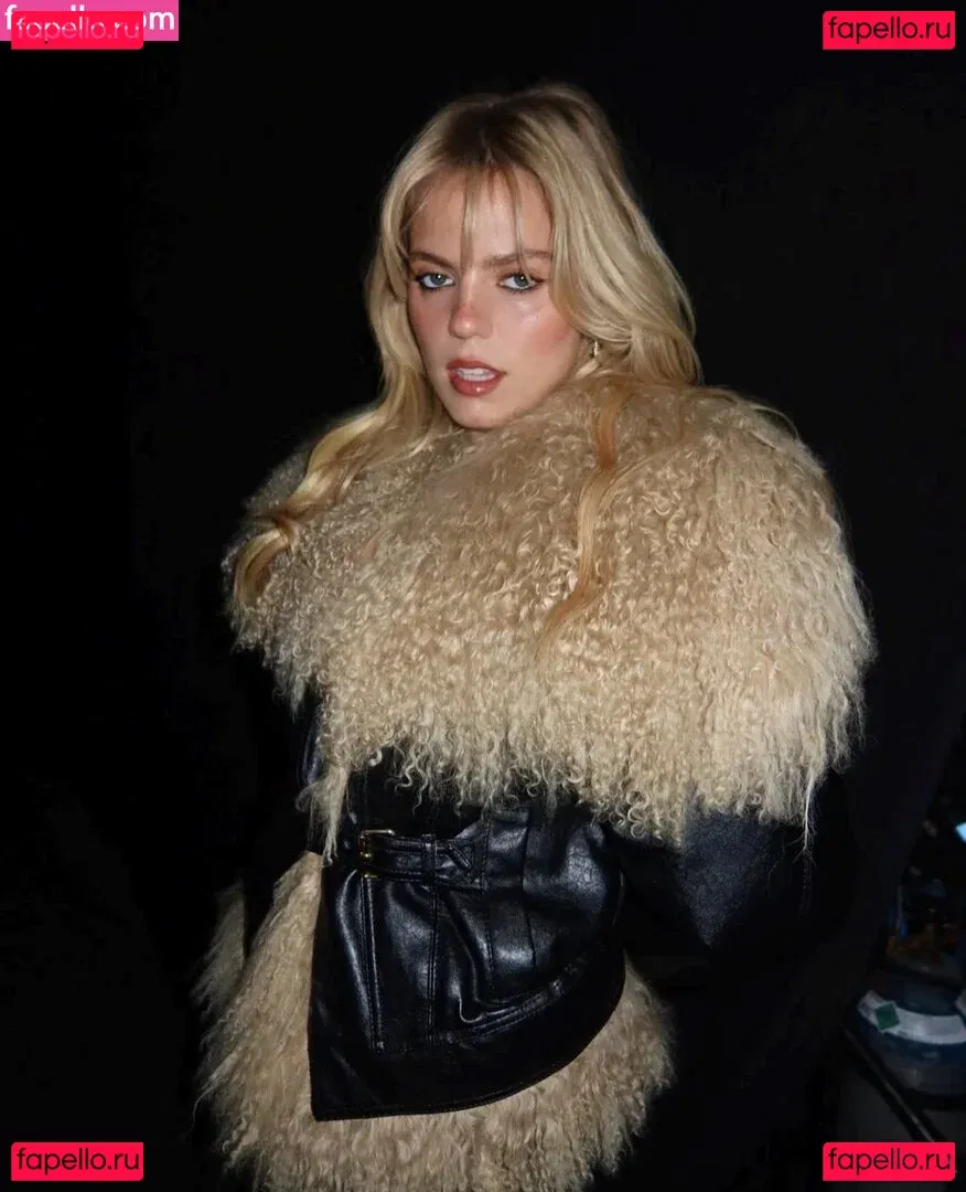 Renee Rapp Onlyfans Photo Gallery 