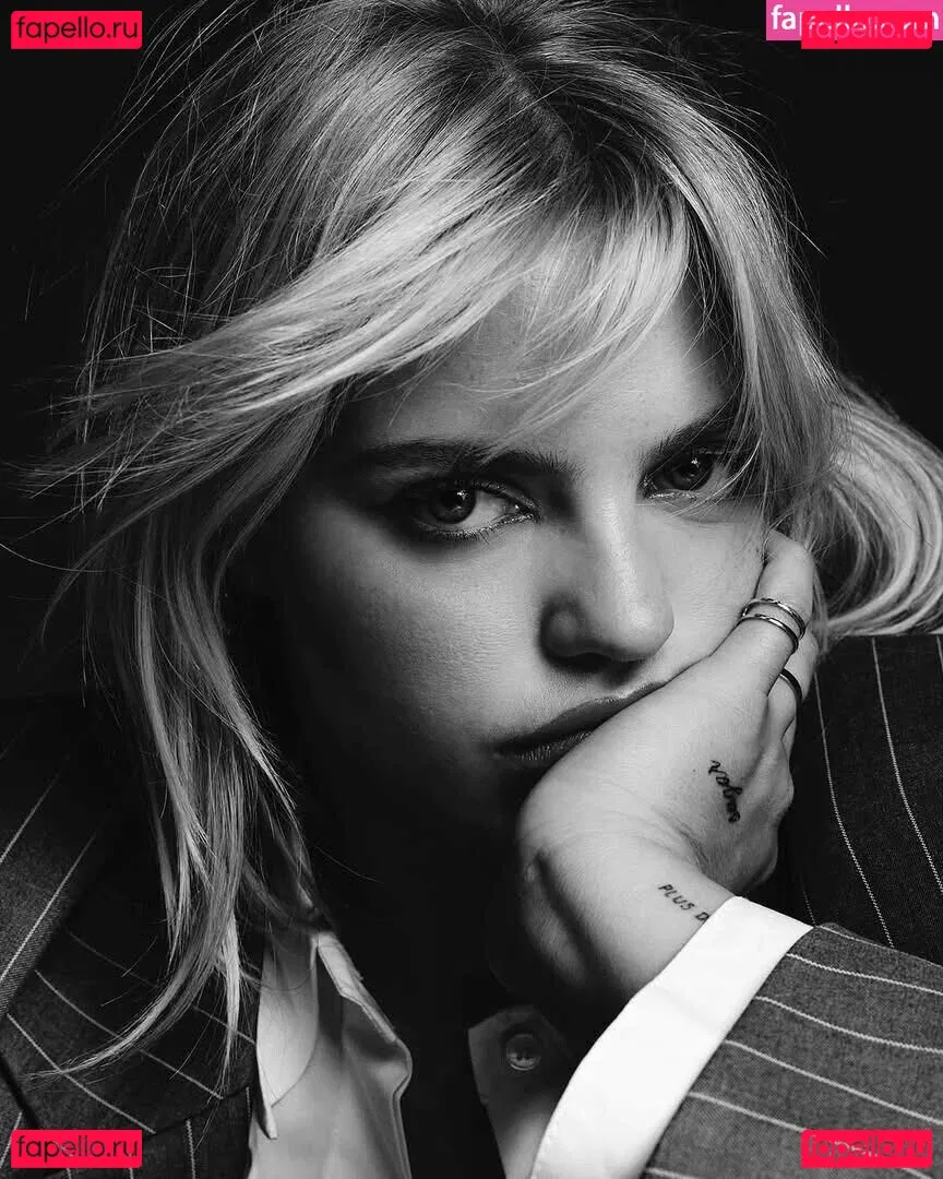 Renee Rapp Onlyfans Photo Gallery 