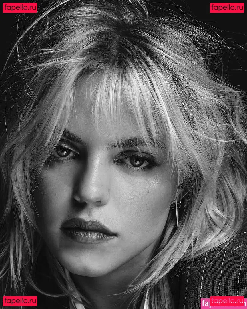 Renee Rapp Onlyfans Photo Gallery 