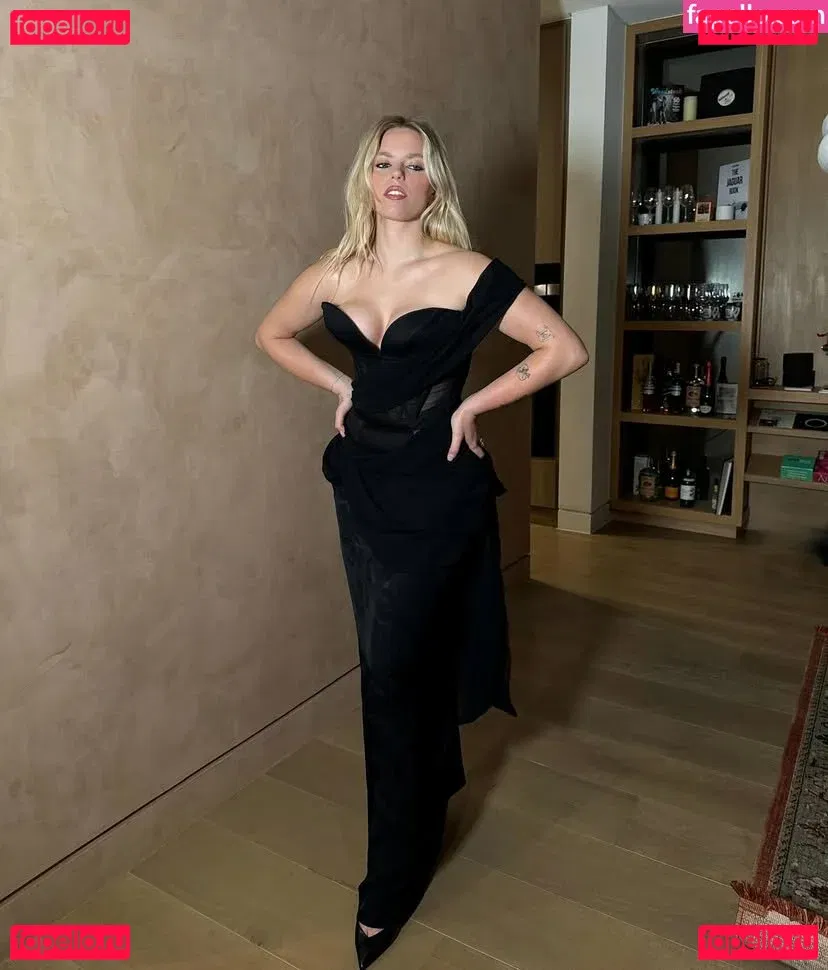 Renee Rapp Onlyfans Photo Gallery 