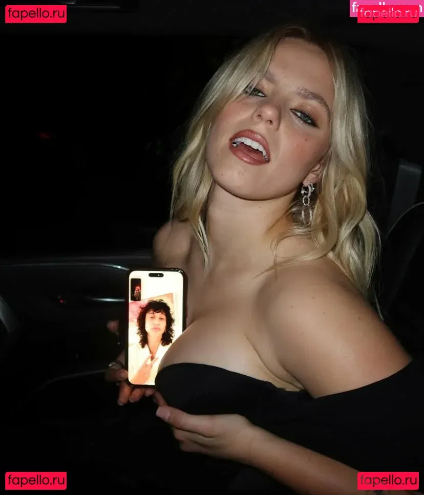 Renee Rapp Onlyfans Photo Gallery 