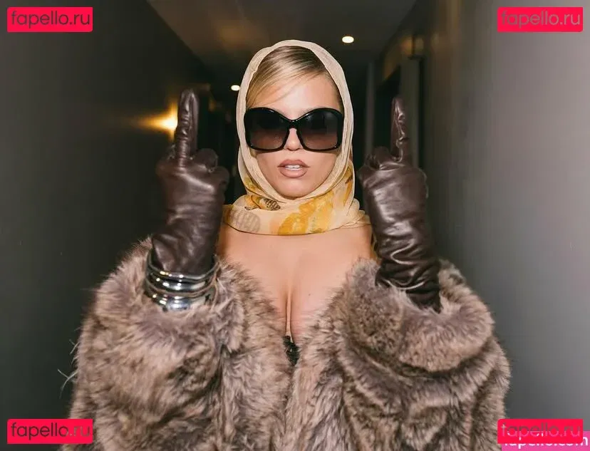 Renee Rapp Onlyfans Photo Gallery 