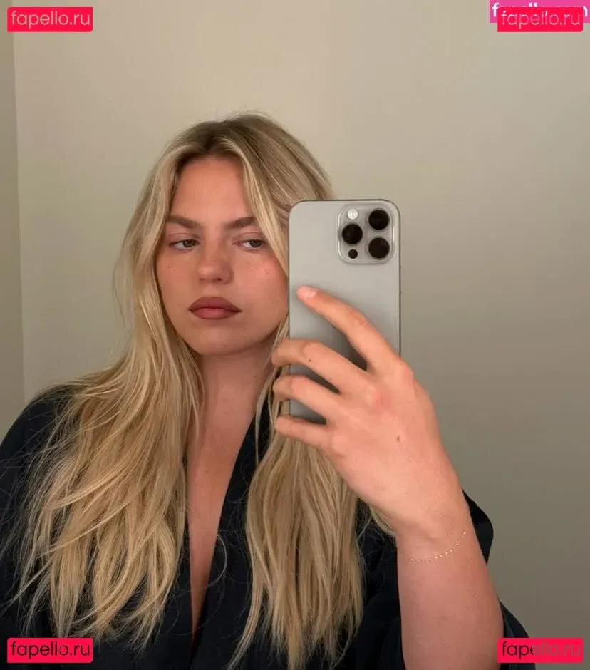 Renee Rapp Onlyfans Photo Gallery 