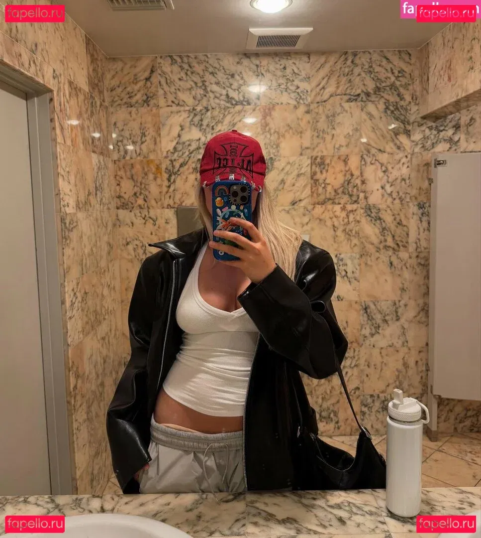 Renee Rapp Onlyfans Photo Gallery 