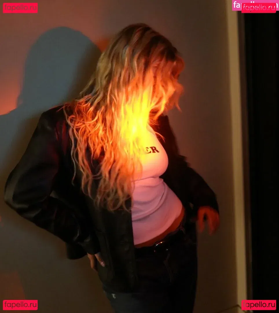 Renee Rapp Onlyfans Photo Gallery 