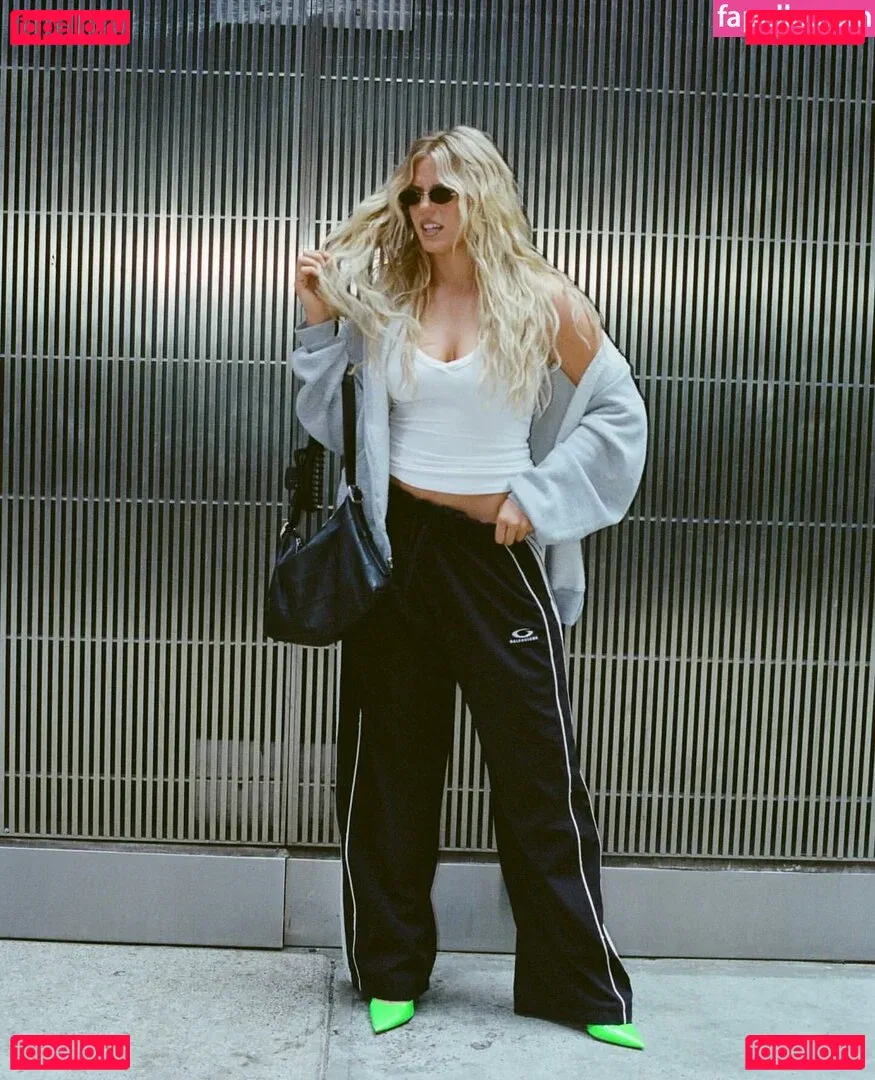 Renee Rapp Onlyfans Photo Gallery 