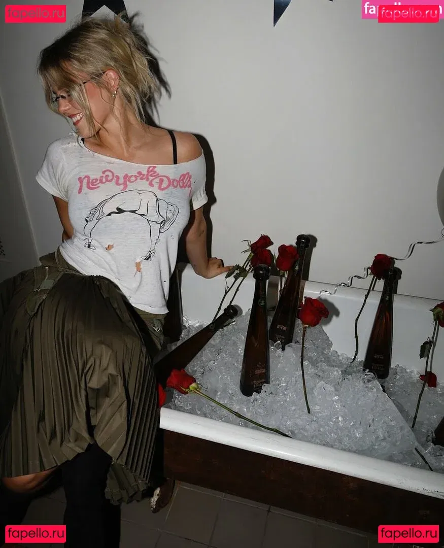 Renee Rapp Onlyfans Photo Gallery 