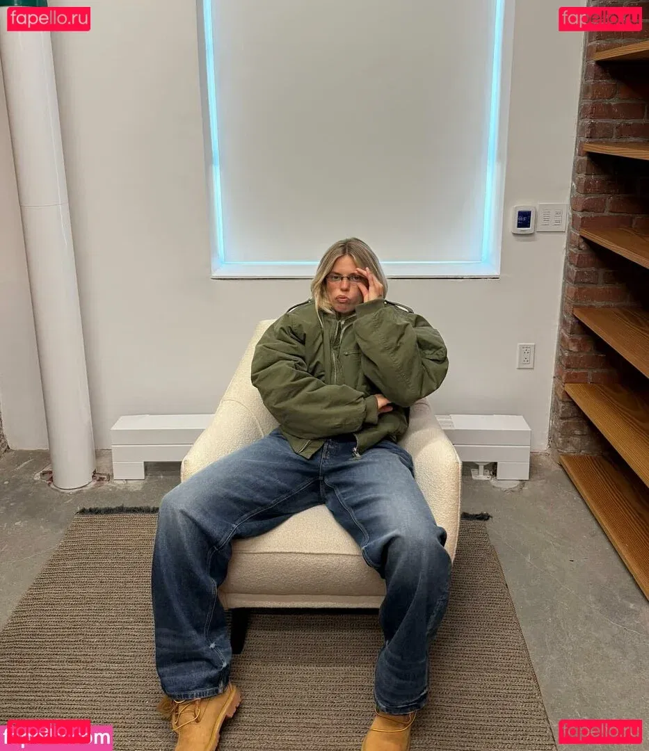 Renee Rapp Onlyfans Photo Gallery 