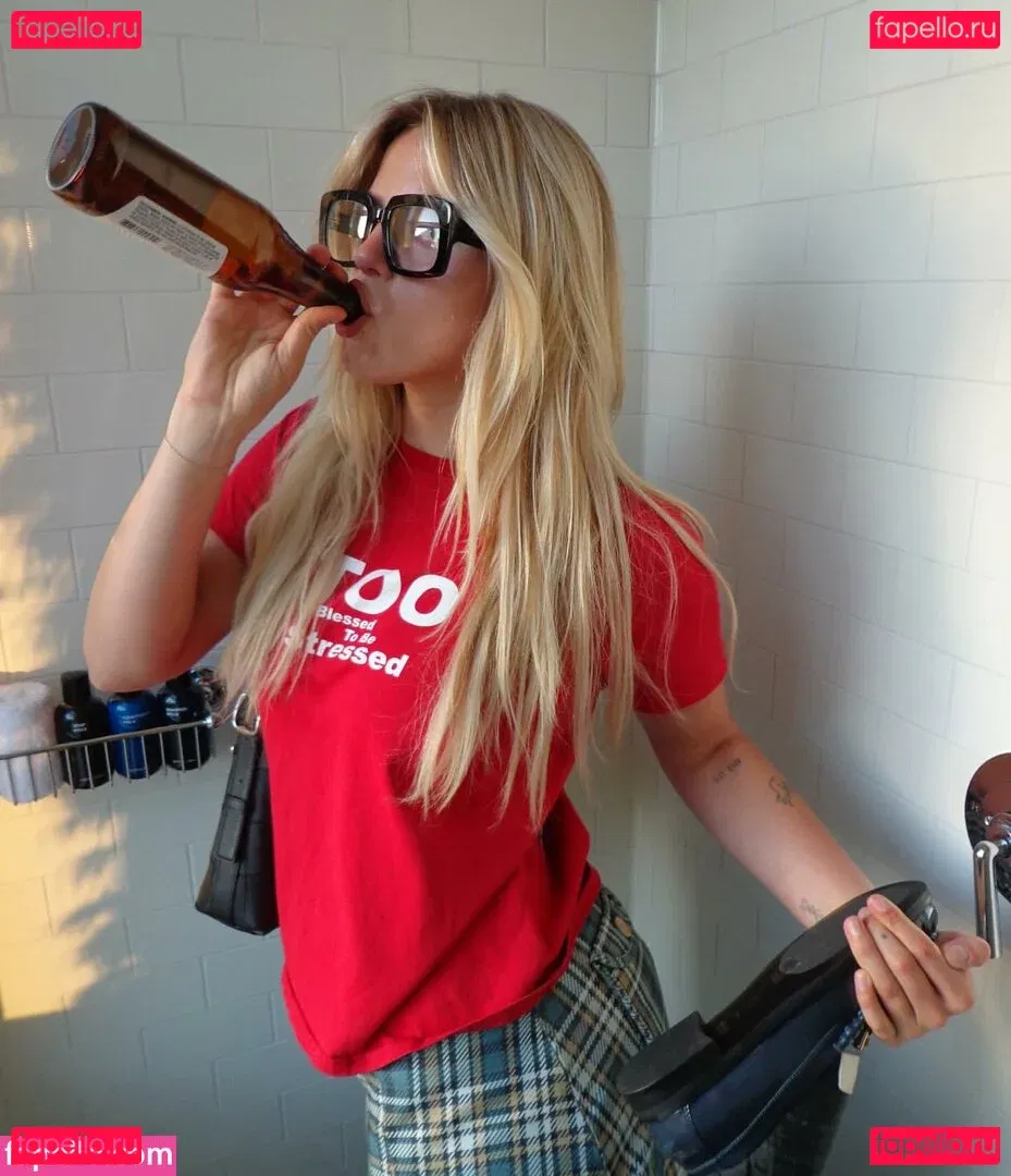 Renee Rapp Onlyfans Photo Gallery 