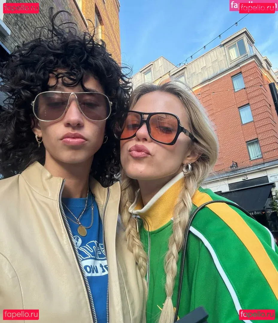 Renee Rapp Onlyfans Photo Gallery 