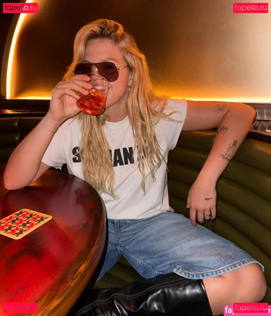 Renee Rapp Onlyfans Photo Gallery 