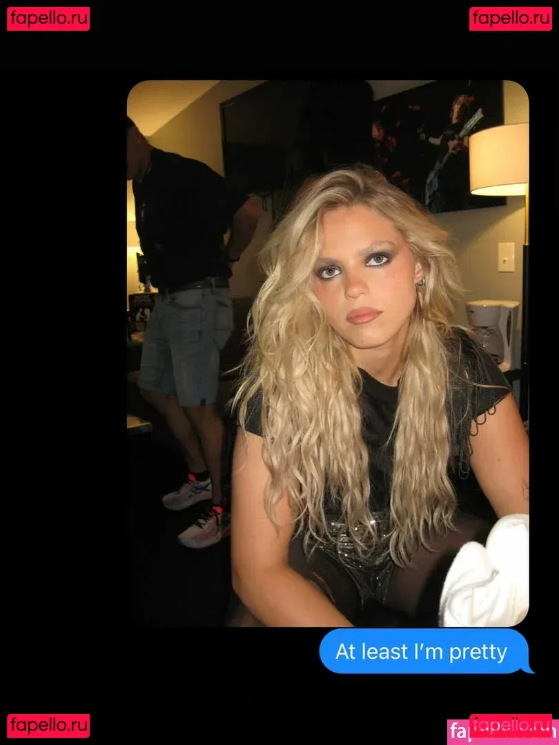 Renee Rapp Onlyfans Photo Gallery 