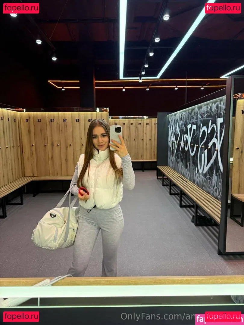 annalittlevip Onlyfans Photo Gallery 