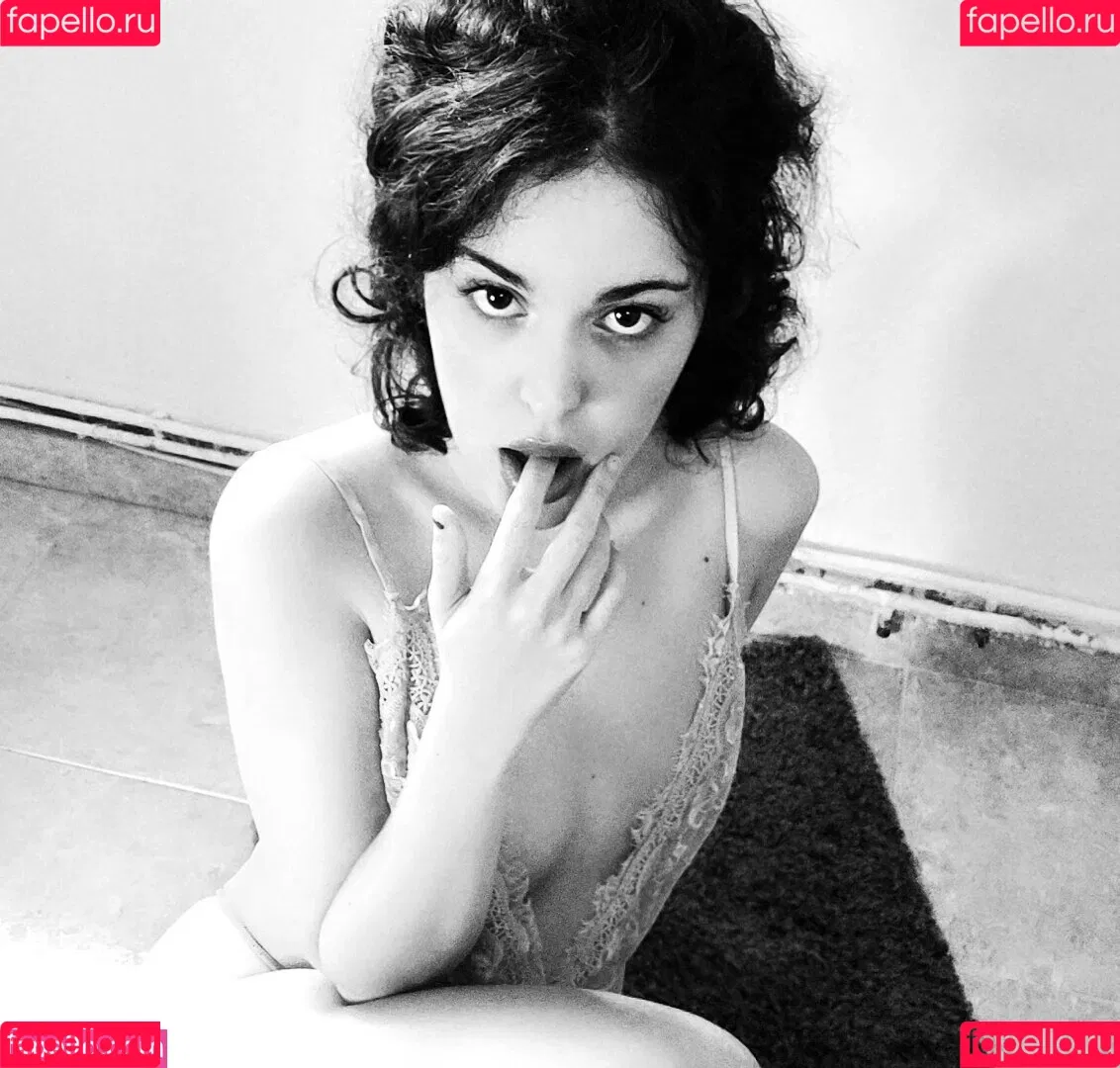 lovelyirene Onlyfans Photo Gallery 