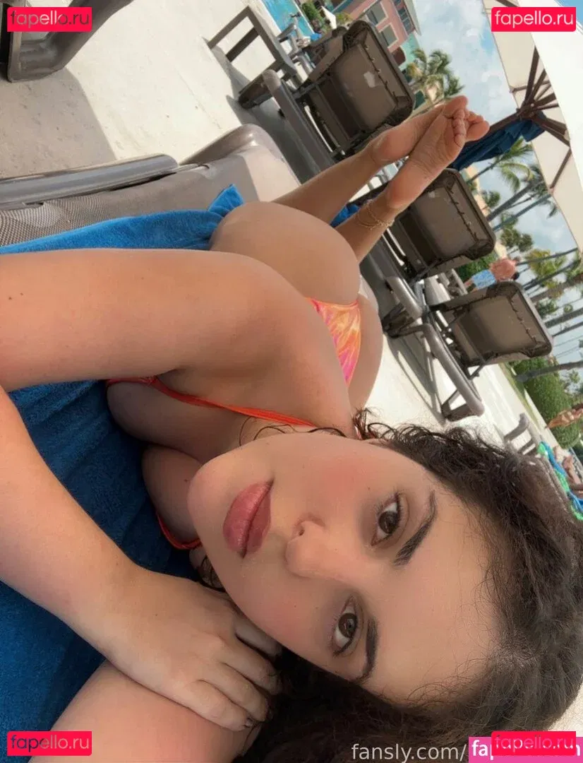 lovelyirene Onlyfans Photo Gallery 