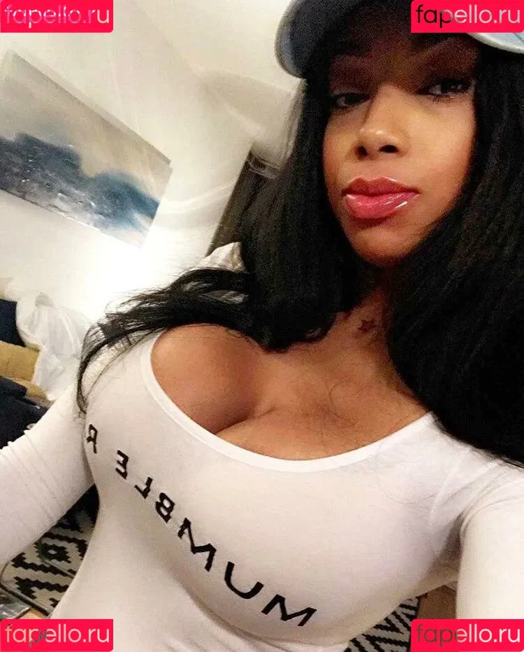 flyyytattedsky Onlyfans Photo Gallery 