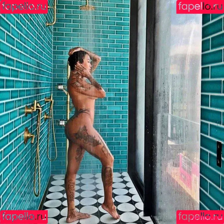 flyyytattedsky Onlyfans Photo Gallery 