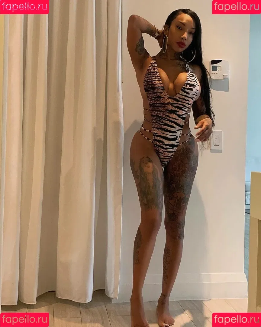 flyyytattedsky Onlyfans Photo Gallery 