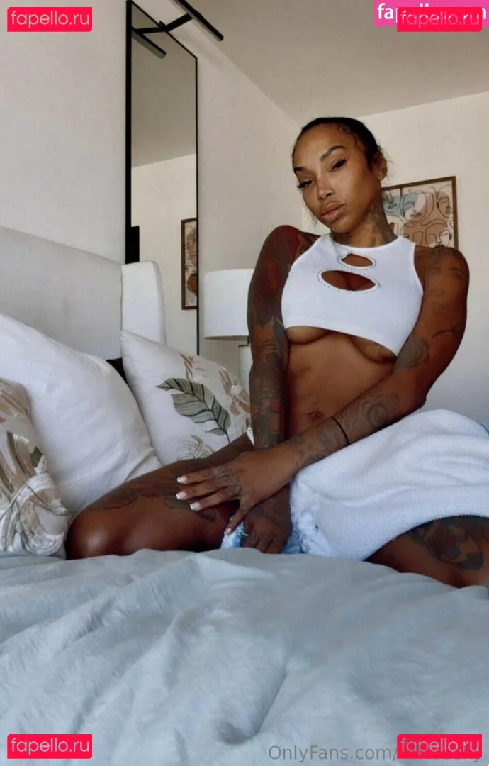 flyyytattedsky Onlyfans Photo Gallery 