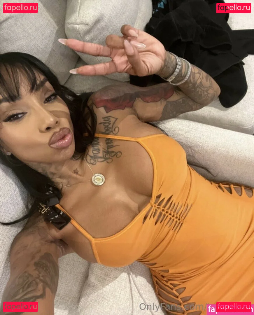 flyyytattedsky Onlyfans Photo Gallery 