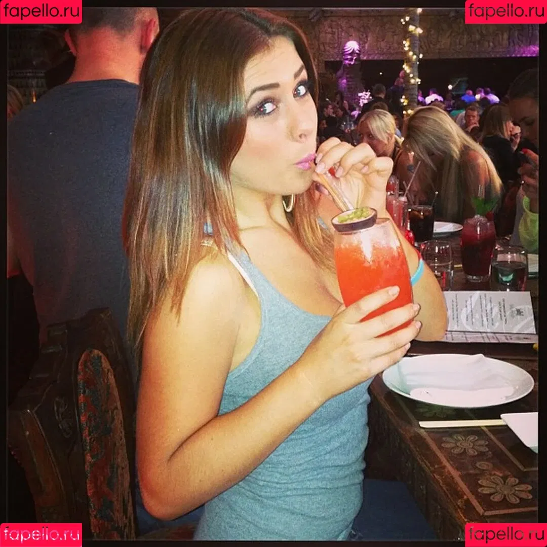 Kelly Hall Onlyfans Photo Gallery 