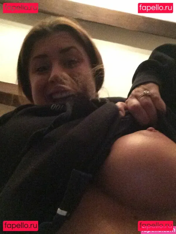 Kelly Hall Onlyfans Photo Gallery 