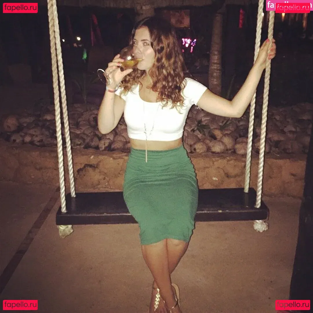 Kelly Hall Onlyfans Photo Gallery 