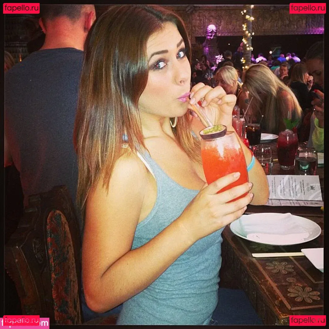 Kelly Hall Onlyfans Photo Gallery 