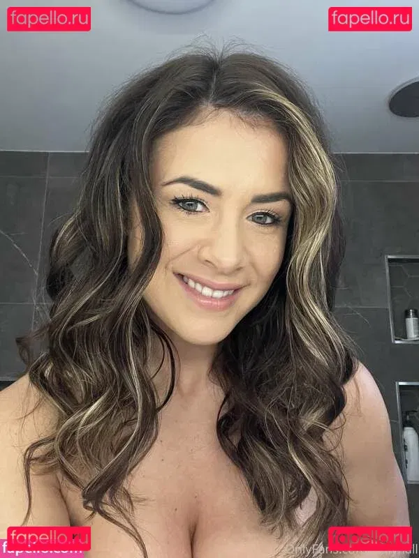 Kelly Hall Onlyfans Photo Gallery 