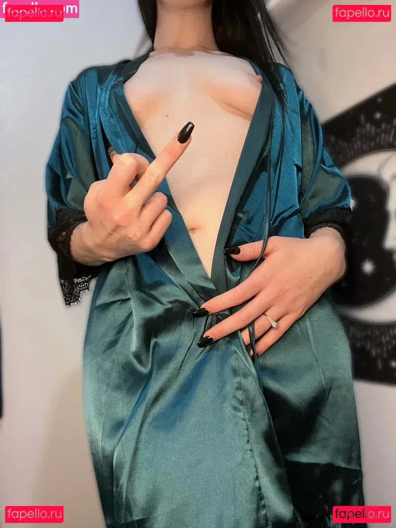 Trixie Addams Onlyfans Photo Gallery 