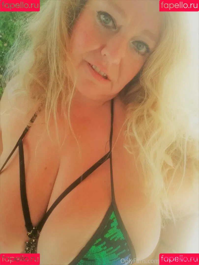 bustybbwbrit Onlyfans Photo Gallery 