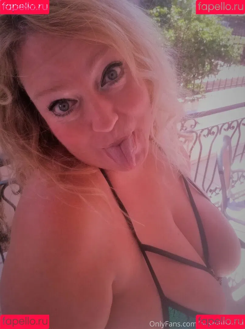 bustybbwbrit Onlyfans Photo Gallery 