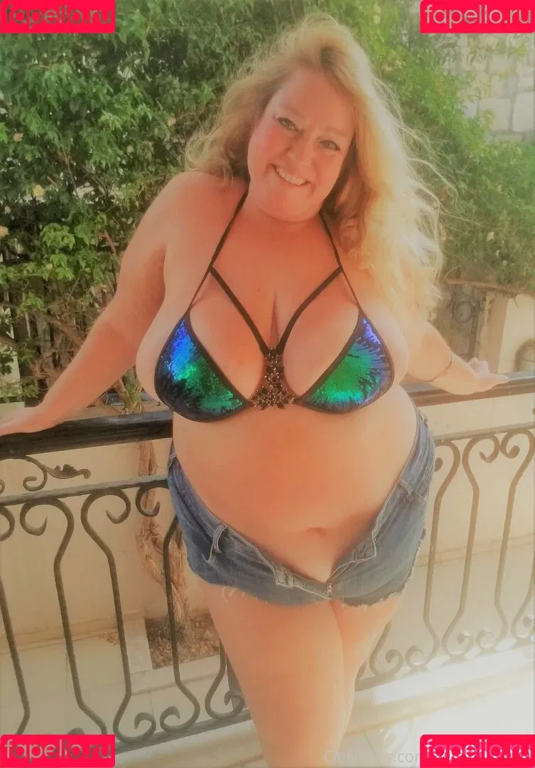bustybbwbrit Onlyfans Photo Gallery 