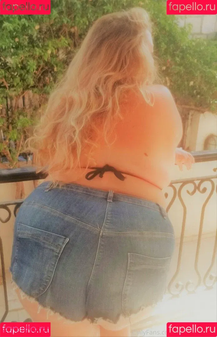 bustybbwbrit Onlyfans Photo Gallery 