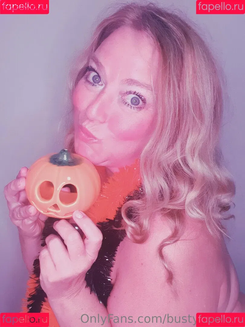 bustybbwbrit Onlyfans Photo Gallery 